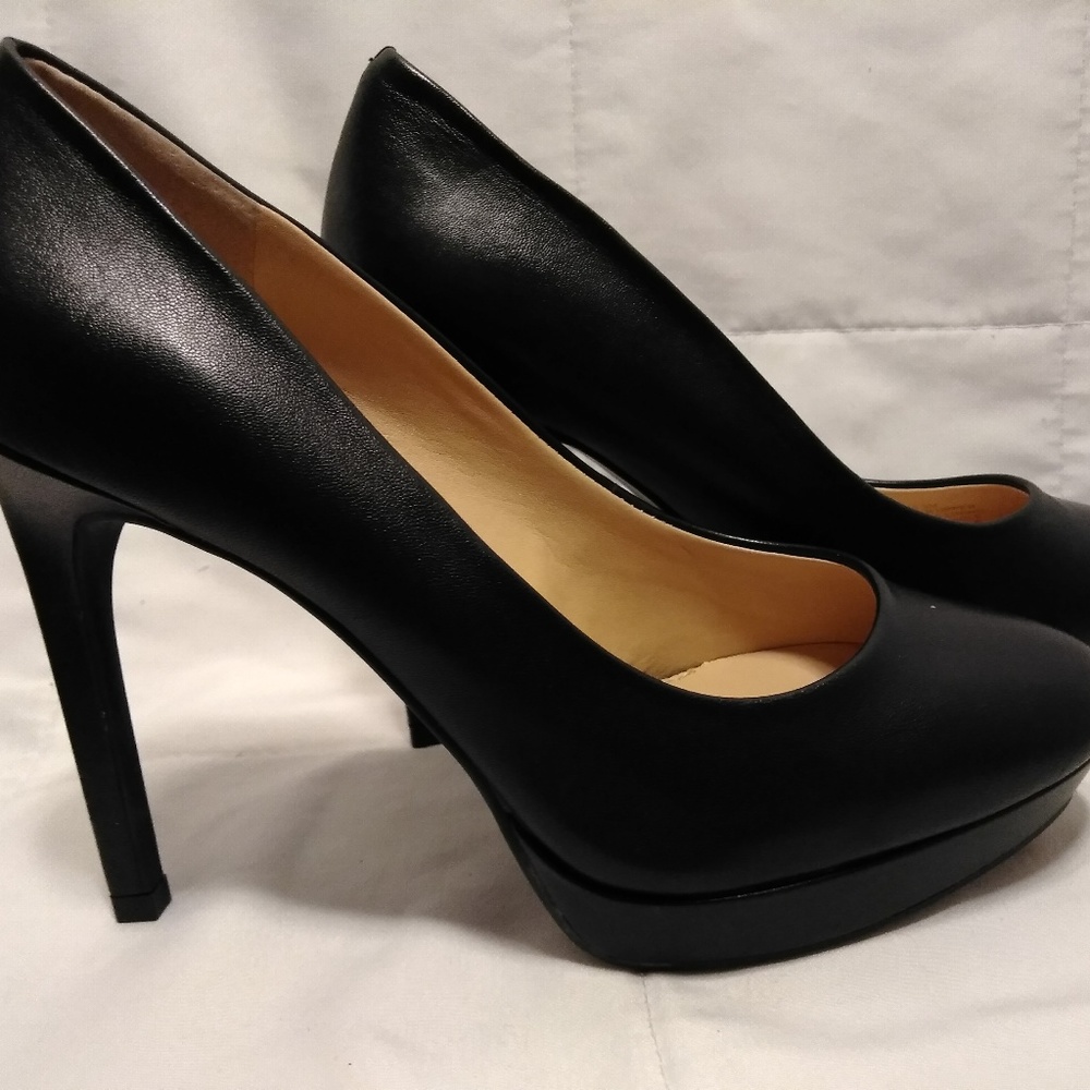 Gianni Bini Black Leather Heels Pumps NWT